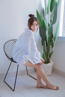 国模洋洋掰B私拍人体